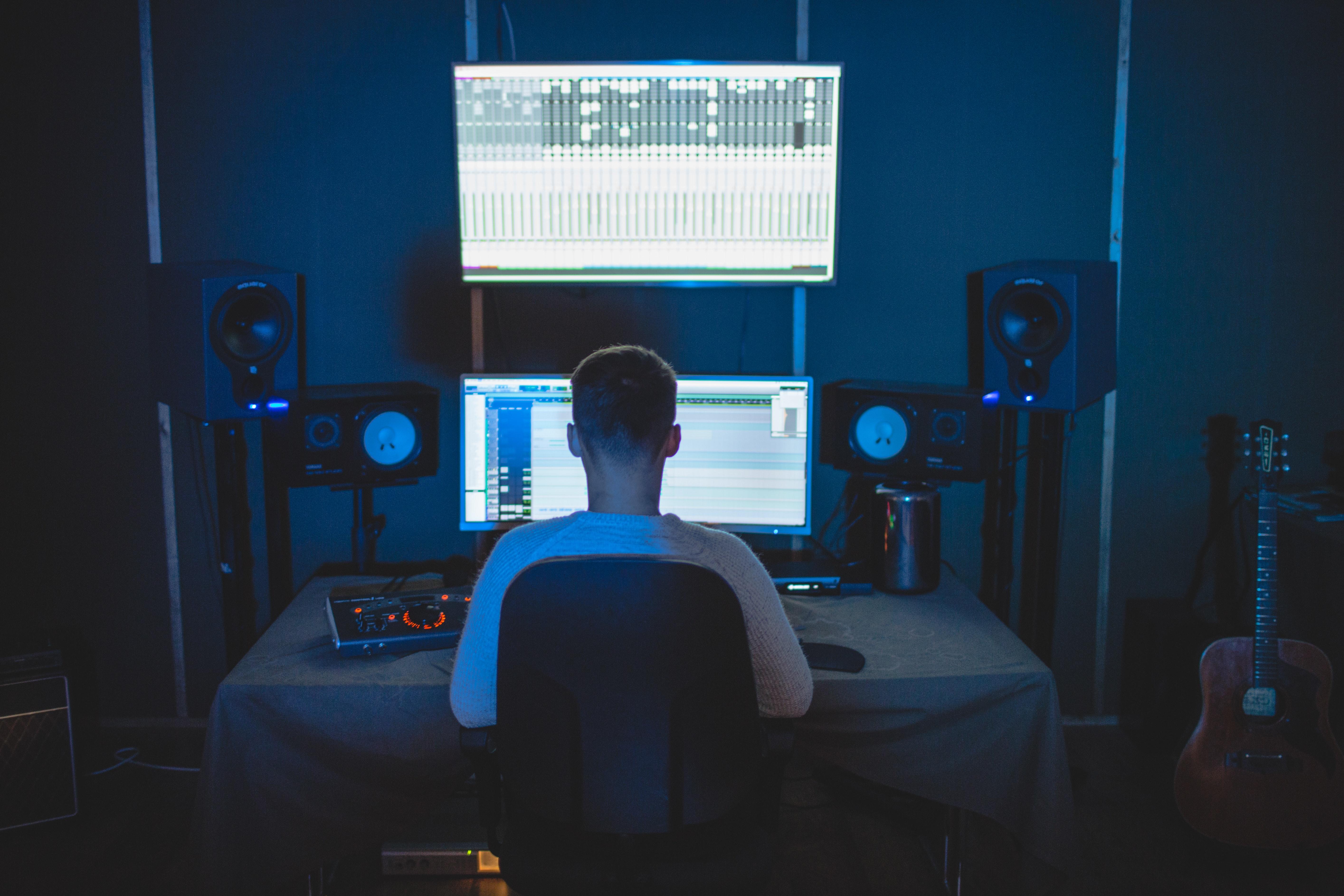 Muziek producer in studio